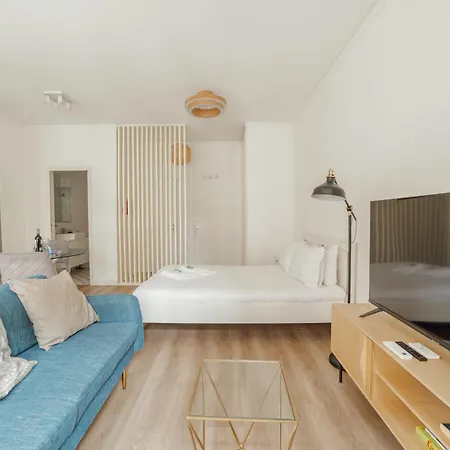 Downtown Comfort By Vacationy *