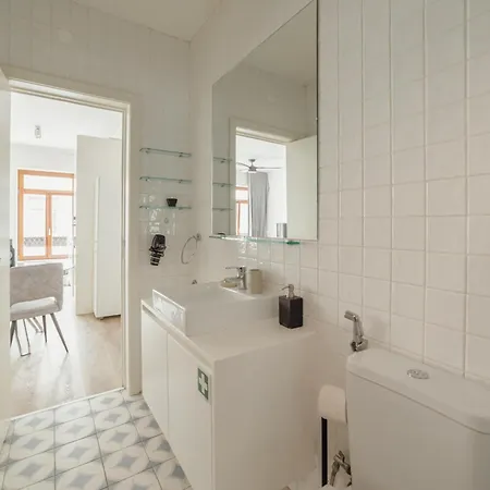 Downtown Comfort By Vacationy * Porto