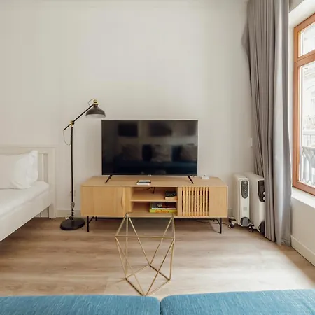 Downtown Comfort By Vacationy *