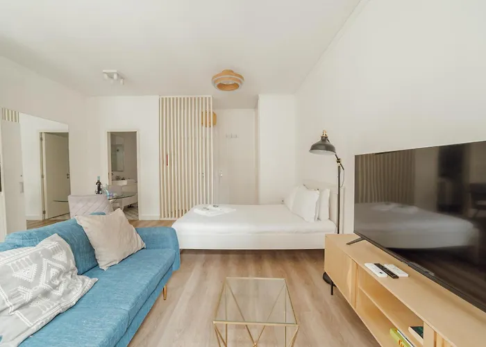 Downtown Comfort By Vacationy *